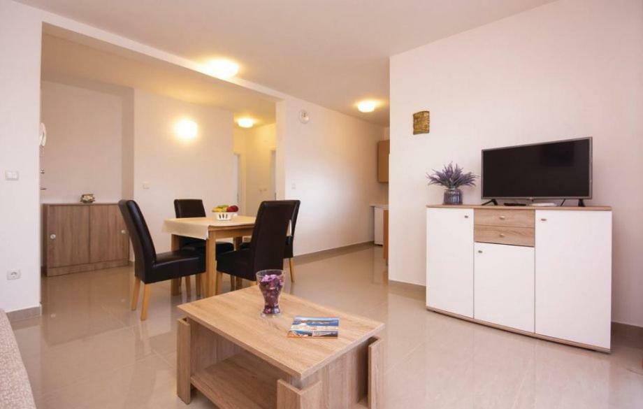 Apartmani Korenika Бродарика Екстериор снимка
